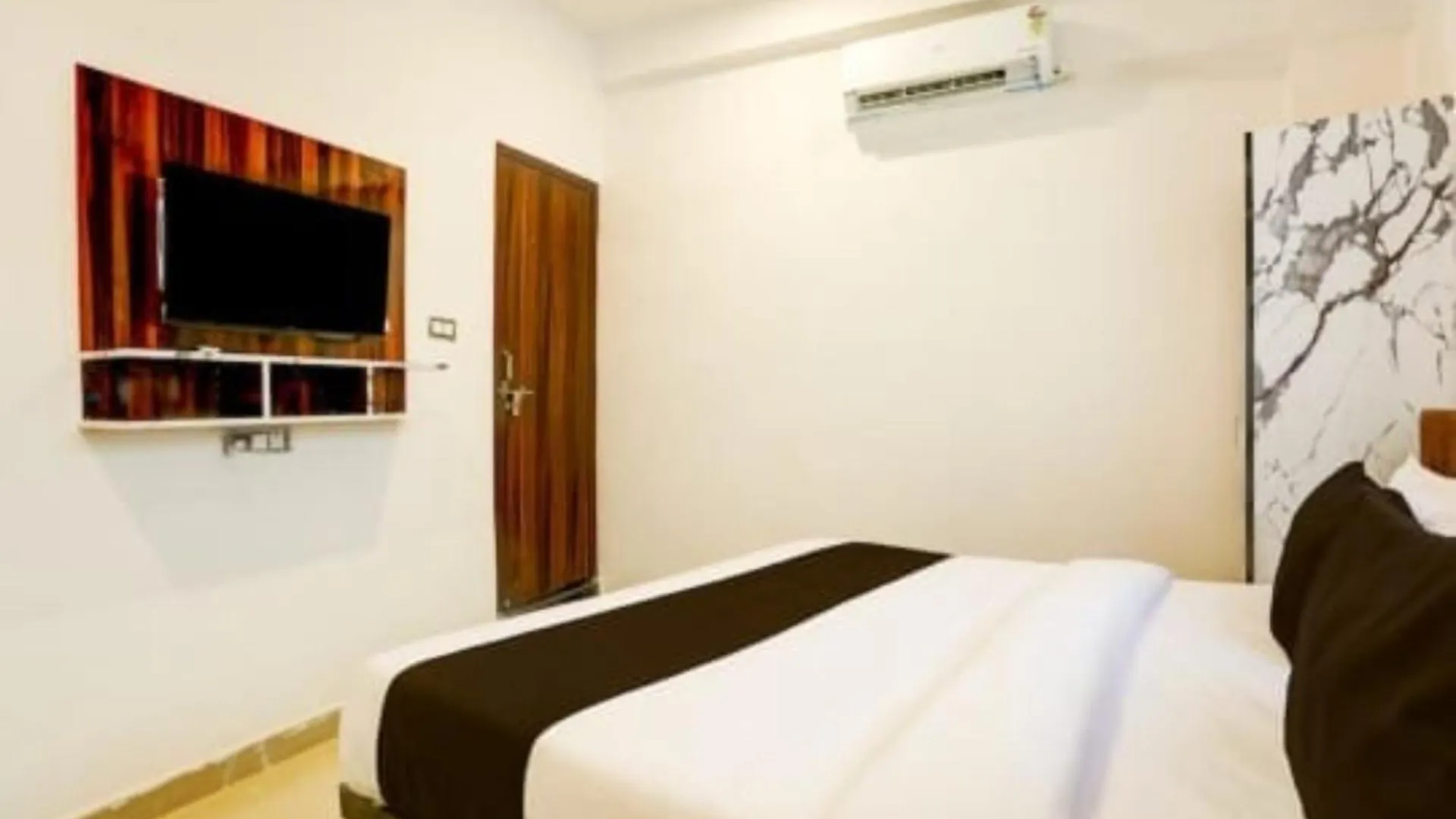 Hotel Rainbow Residency , Near Assi Ghat, Best Facility With Decorative Room Varanasi
