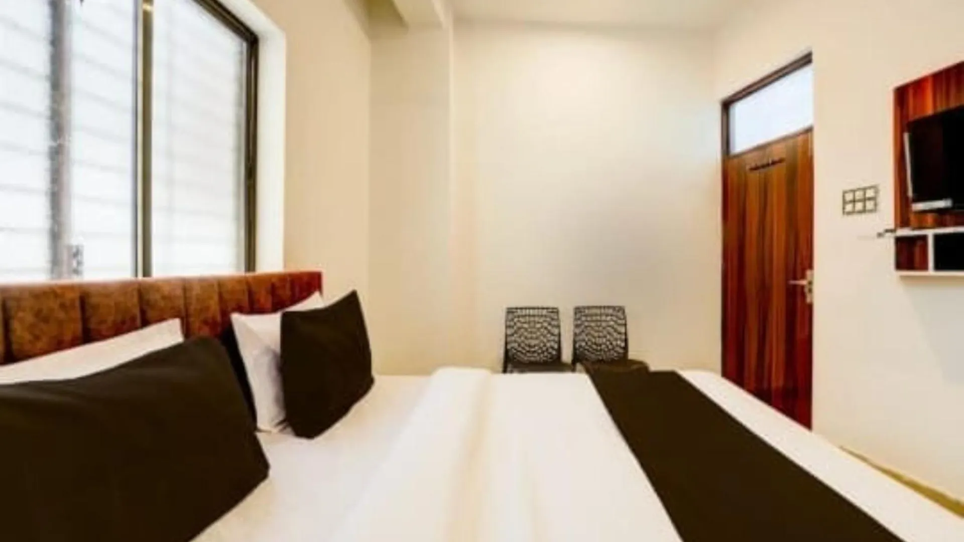 Hotel Rainbow Residency , Near Assi Ghat, Best Facility With Decorative Room Varanasi 0*,  Indien